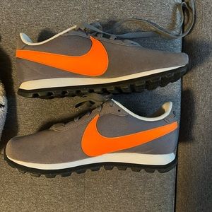 Womens Nike sneakers size 8